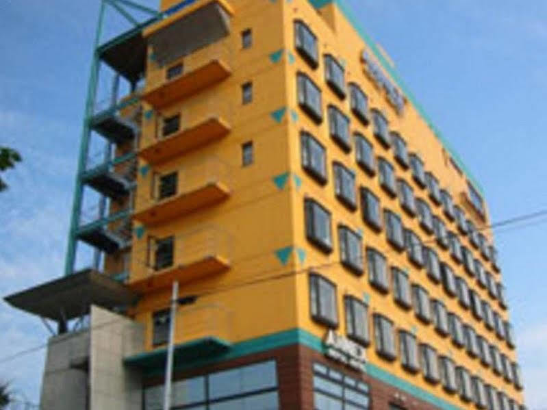 אודאטה Annex Royal Hotel מראה חיצוני תמונה